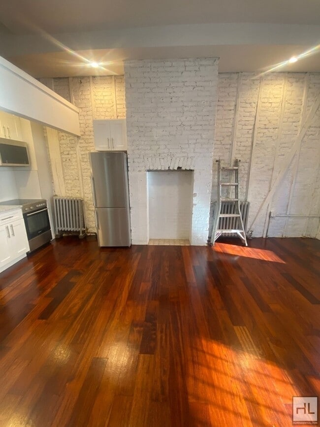 Photo - CENTRAL AVENUE / Spacious Bushwick 1 Bed 1-Bath Unidad 1