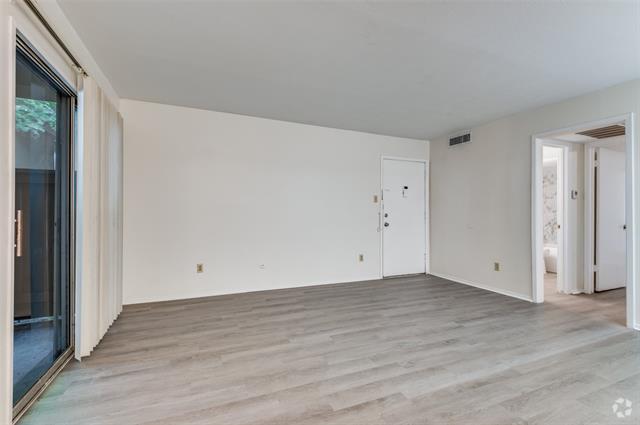 Building Photo - 12816 Midway Rd Unit 1063 Rental