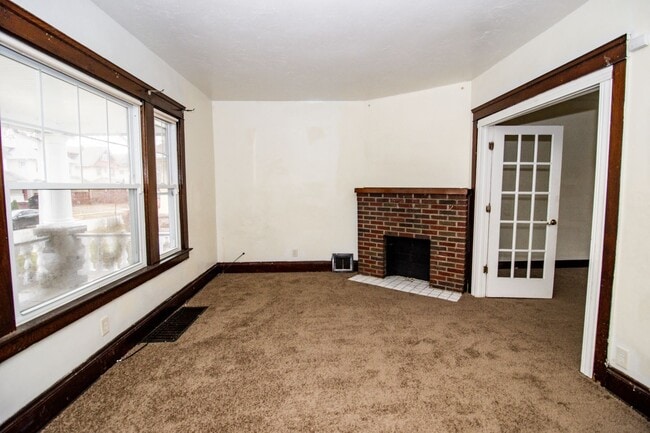 Photo - 9711 Parmelee Ave