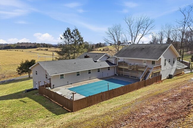 Photo - 1839 Crumley Rd