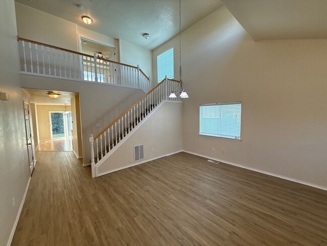 Building Photo - 386 SE Casting St