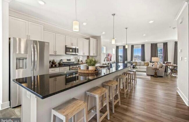 Photo - 4146 Skipton Pl