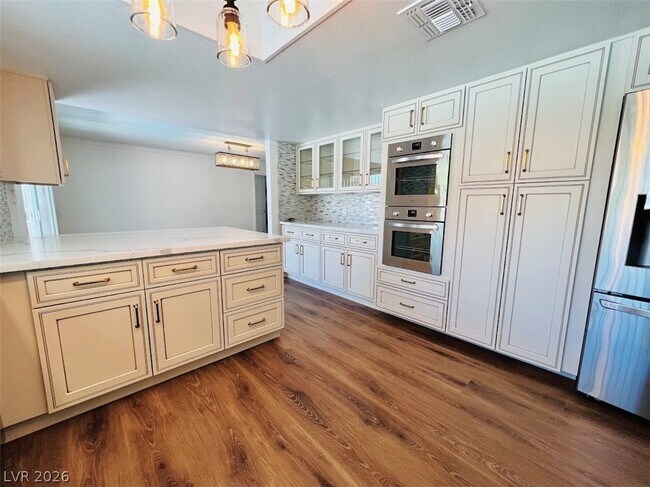 Photo - 5688 Maceta Ave