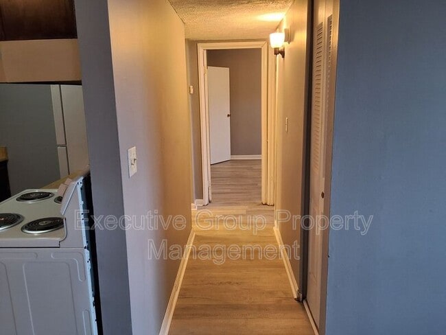 Photo - 345 Elmwood Dr