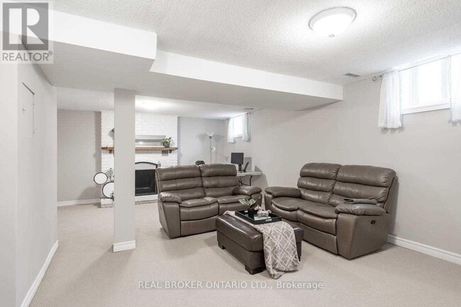 Photo - 2261 Hanbury Ct