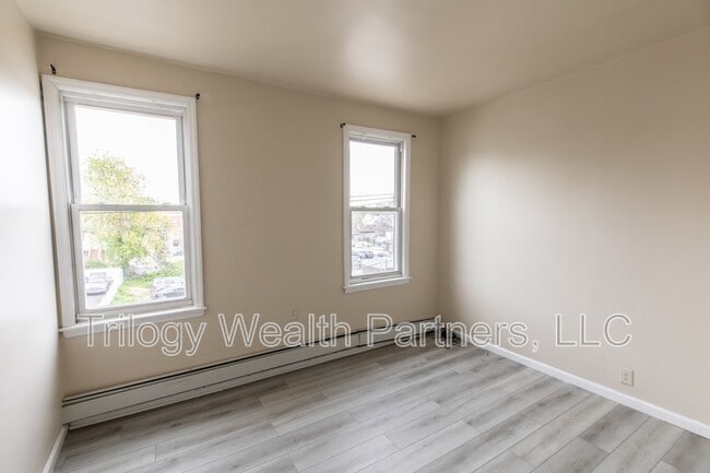 Photo - 154 Taylor St