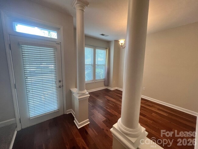 Photo - 819 Northeast Dr