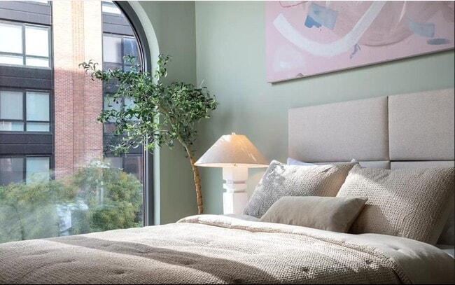 Photo - Grand Avenue Unidad 202