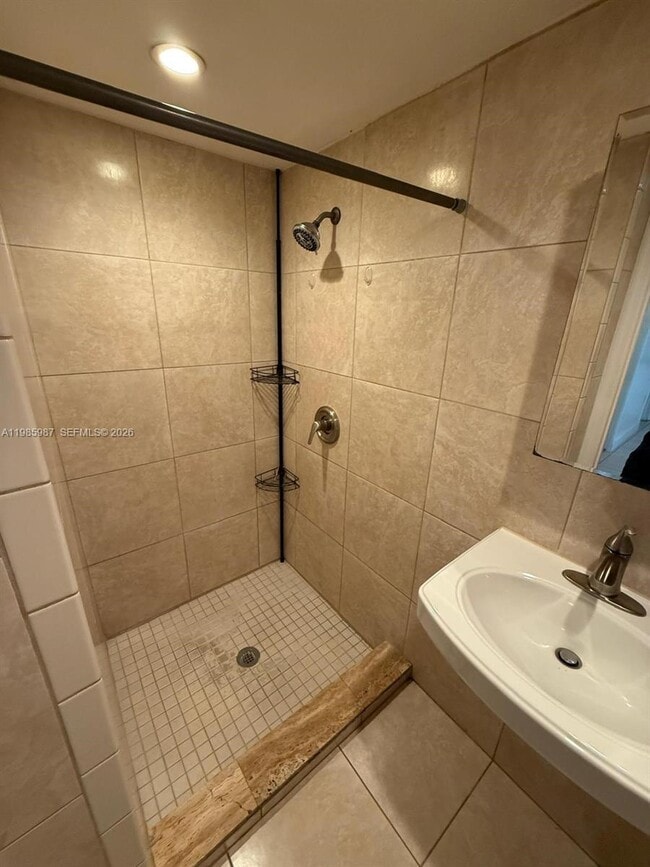 Photo - 633 Mokena Dr Unit 2