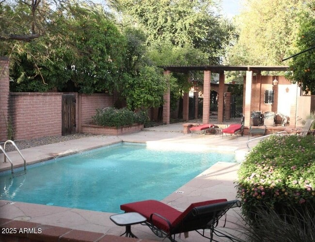 Building Photo - 3046 N 32nd St