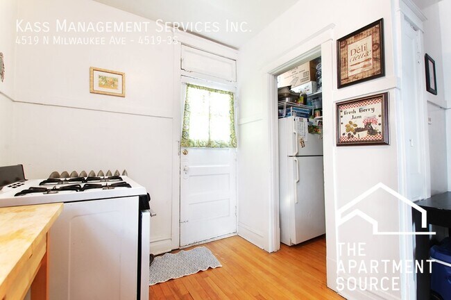 Photo - 4519 N Milwaukee Ave