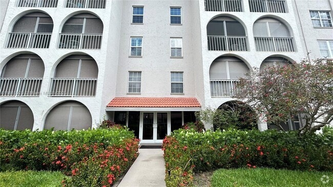 Building Photo - 250 NE 20th St Unit 3030 Rental