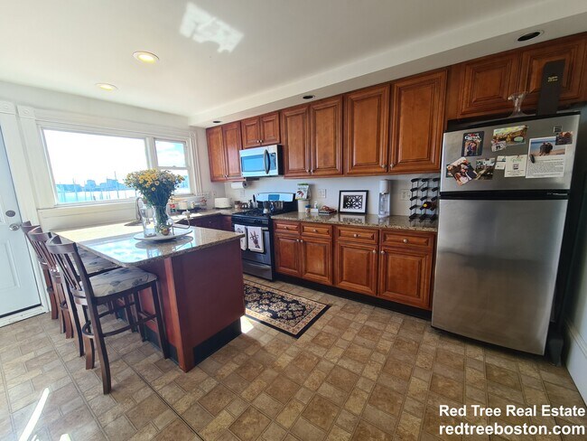 277 Webster St Unit 2