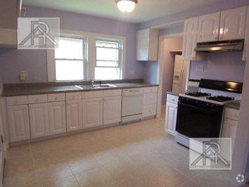 Building Photo - 4 bedroom in Brighton MA 02135 Unit 93 Rental