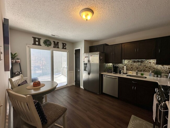 Photo - 2 bedrooms, 1.5 bathrooms