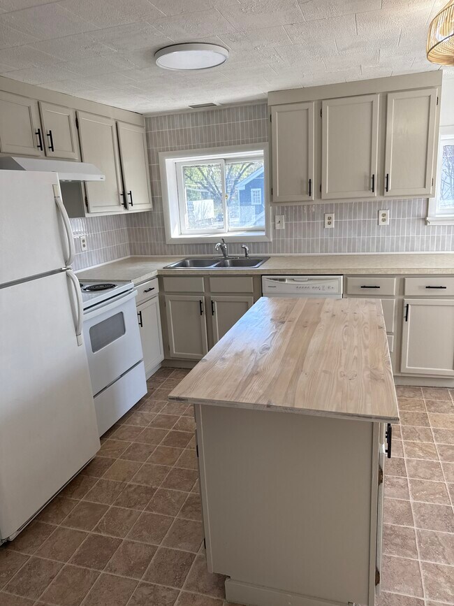 Photo - 3656 Main St Unit apartment 2