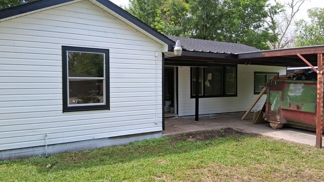 Building Photo - BEAUTIFUL HOME IN HOUSTON. MOVE IN READY!.