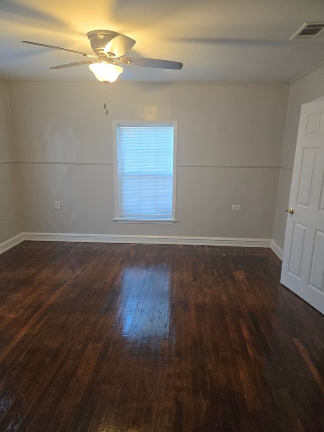 Photo - 2125 Maple Ave