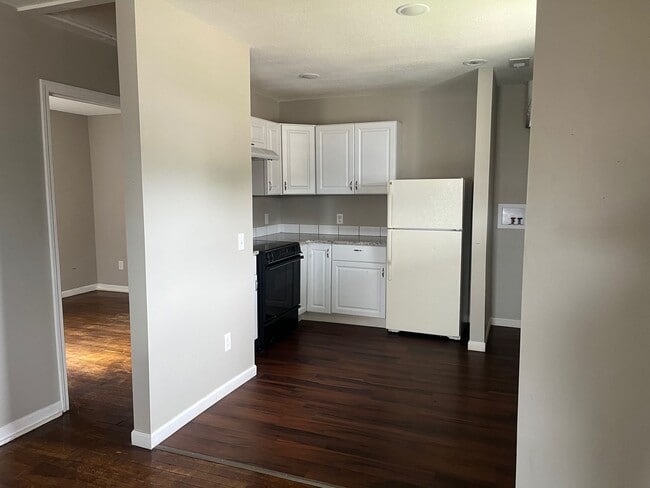 Photo - Charming 3 Bedroom 2 Bathroom