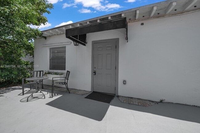 Photo - 1044 SW 13th Ct