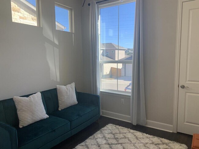 Photo - 12504 Ayrshire Wy