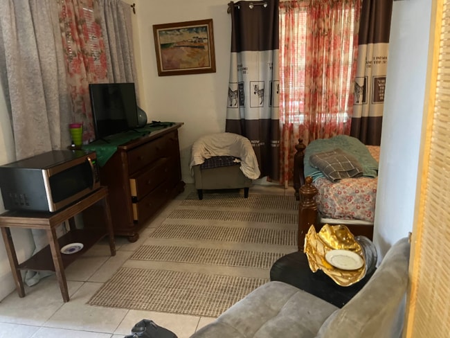 Photo - 1918 Sheridan St