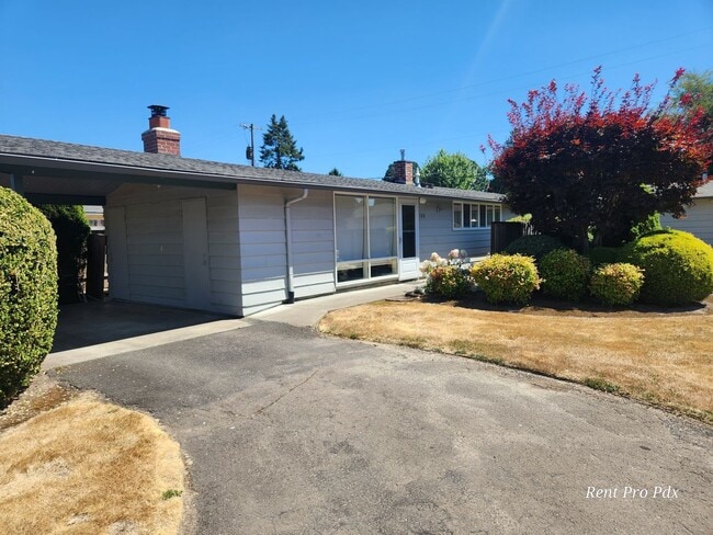 137-102 &amp; 108 - 137-102 &amp; 108 Apartment Unit 108