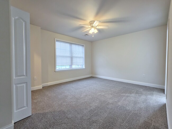 Photo - 107 Cedarwood Dr