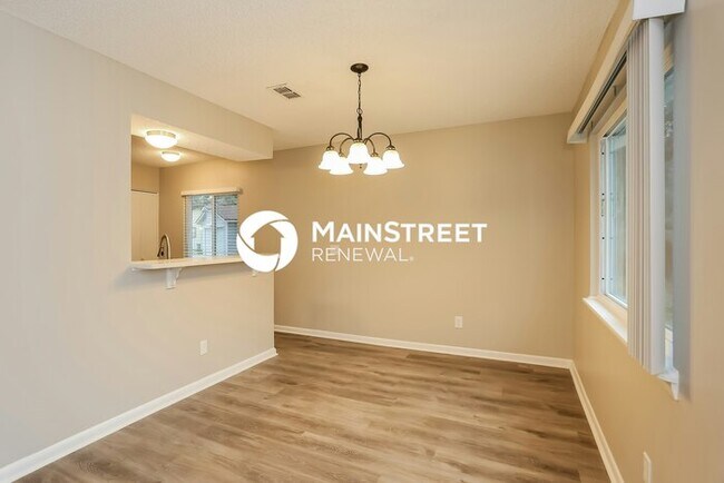 Photo - 3 Bedroom Pet-Friendly Home in Jacksonville, FL with Main Street Renewal