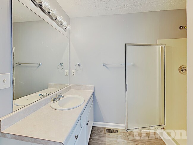 Photo - 87 Princeton Dr