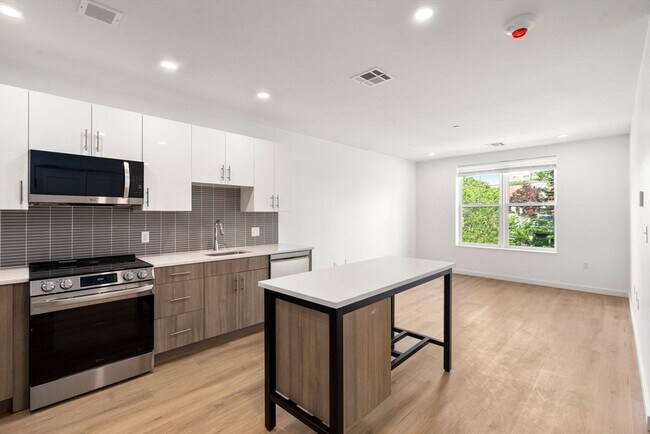 Photo - 40 Centre St Unidad 308