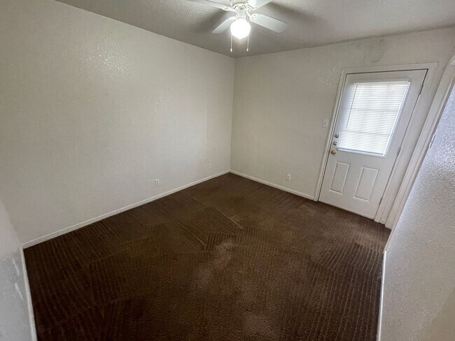 Photo - 1109 Circle M Dr Unidad Apt A