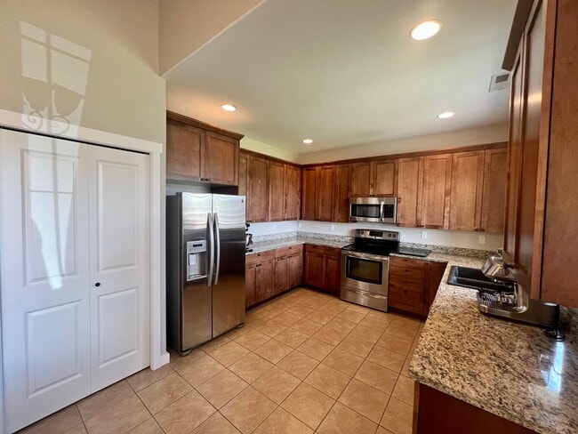 Photo - Modern 3 Bedroom Home