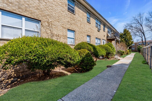 5th Avenue Apartments