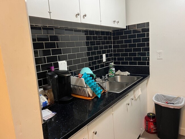 Photo - Amazing Room Downtown Renovated/Fireplace/Balcony/View Unit 11 - 11A