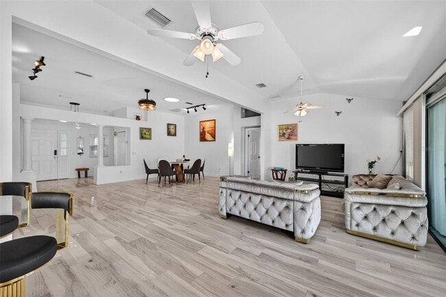 Photo - 411 Del Mar Dr