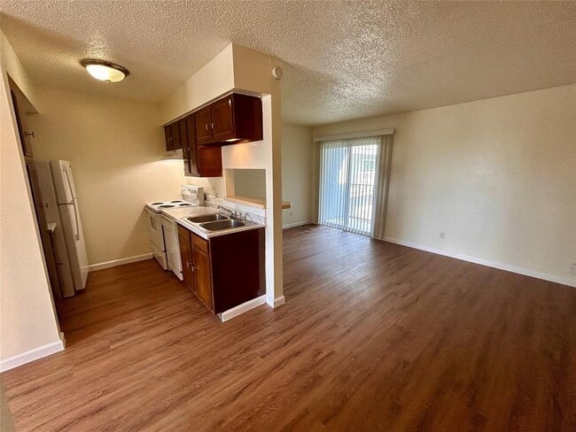 Building Photo - 901 E 40th St Unit 205 Rental