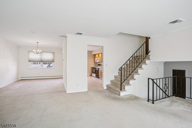 Photo - 2 Eisenhower Rd