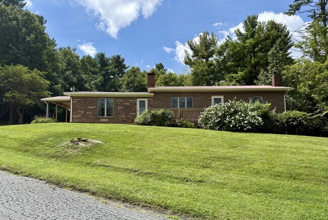 130 Cornerstone Ln