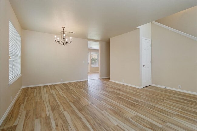401 Spruce Dr