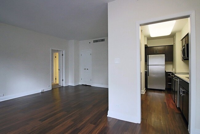 Photo - 211 E Chestnut St