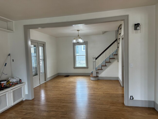 Photo - 401 N Hubbard St