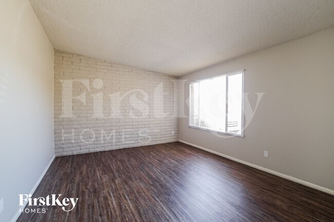 Photo - 3341 W Desert Cove Ave