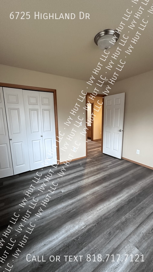 Photo - 6725 Highland Dr