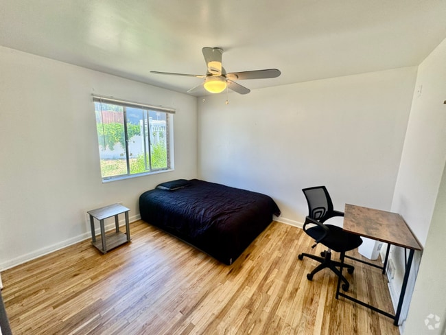 Building Photo - 1509 Foothill Dr Rental