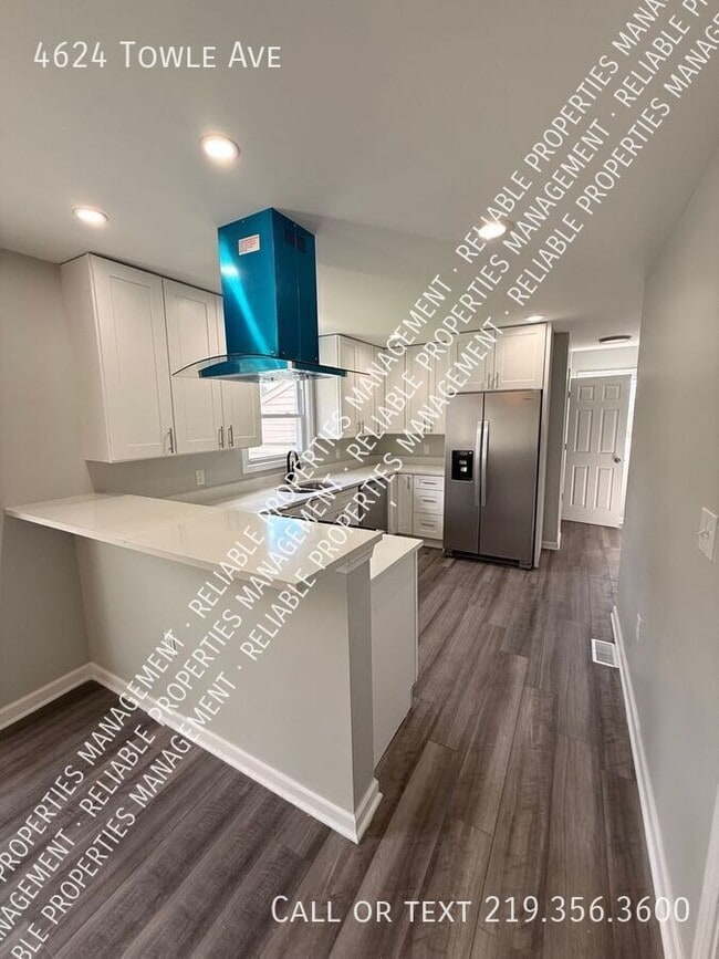 Photo - 4624 Towle Ave