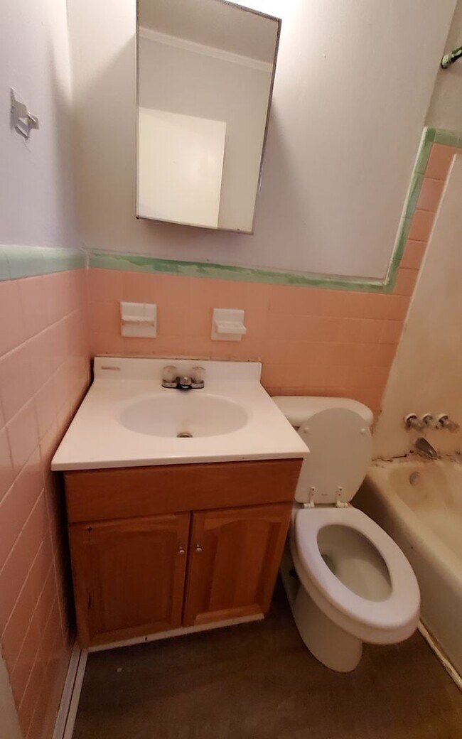 Photo - Duplex Convenient to Shaw!
