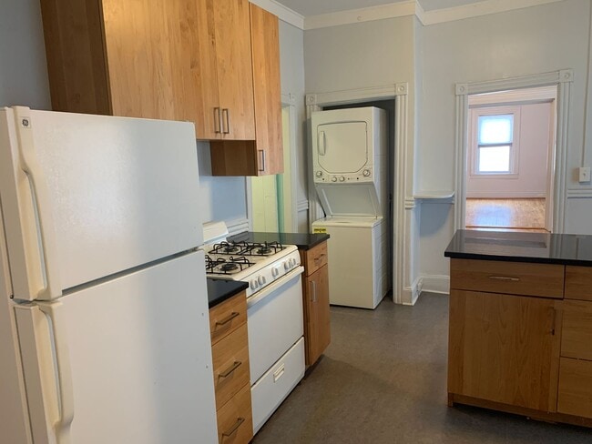 Photo - 42 Hampshire St Unit #1
