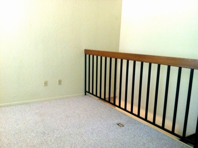 Photo - Super Cute Townhouse!