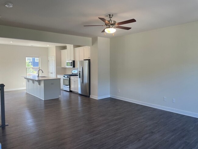 Photo - Luxury 3BR Townhome in Langtree- Modern Finishes & Prime Location!
